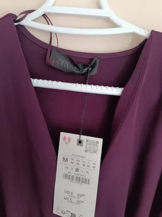 Vestido midi drapeado Zara morado