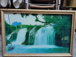 Marco Decorativo Cascada con Luces