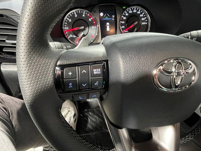 Toyota Hilux 2026, foto 37
