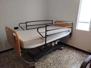 Cama articulada eléctrica madera y metal