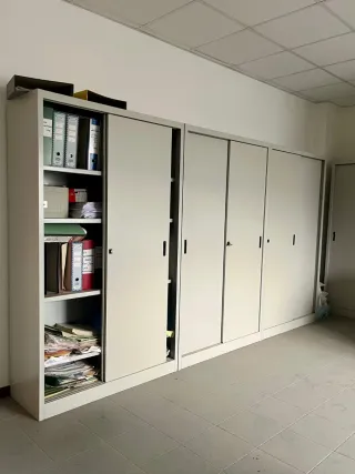 Vari mobili da ufficio ottimo stato