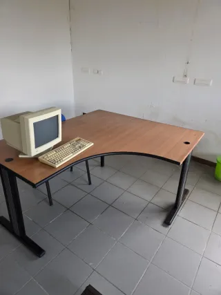 Vari mobili da ufficio ottimo stato