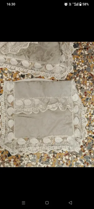 Set cucina grigio con pizzo bianco e argentato