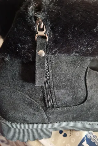 Stivaletti donna neri con pelliccia