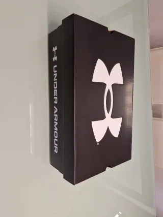 Zapatillas Under Armour Negras y Verdes