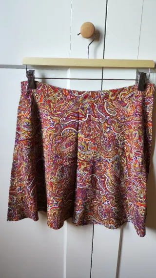 Falda Zara estampado paisley multicolor, talla L