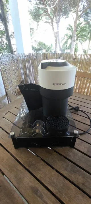 Cafetera Nespresso Vertuo SIN CAJÓN