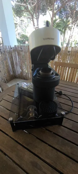 Cafetera Nespresso Vertuo SIN CAJÓN