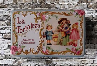 Caja vintage metálica La Fortaleza