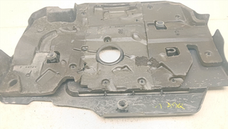 TAPA MOTOR TOYOTA AURIS (E18) 1AD