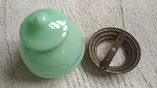 Lámpara Opalina antigua. Verde y Metal