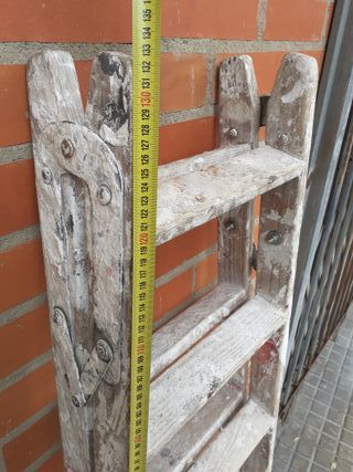 Escalera antigua 5 peldaños