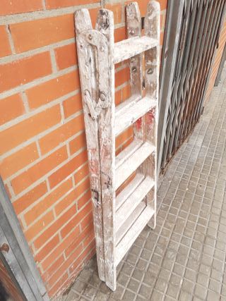 Escalera antigua 5 peldaños