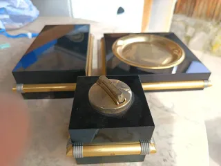 Juego de fumador de mármol negro y latón