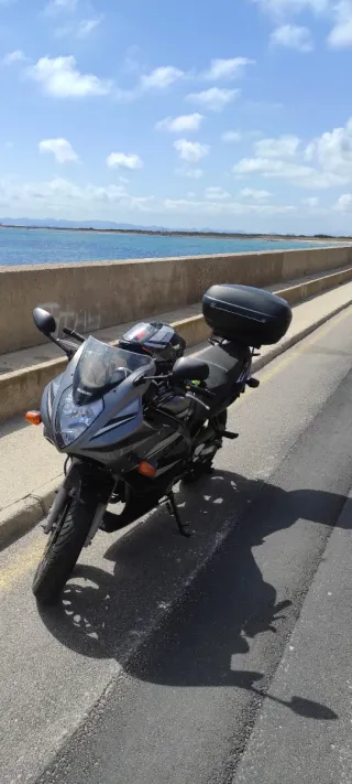 Suzuki GS 500 F gris 25.000 km