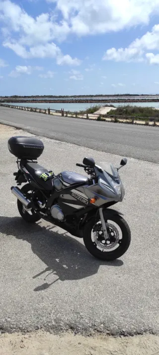 Suzuki GS 500 F gris 25.000 km