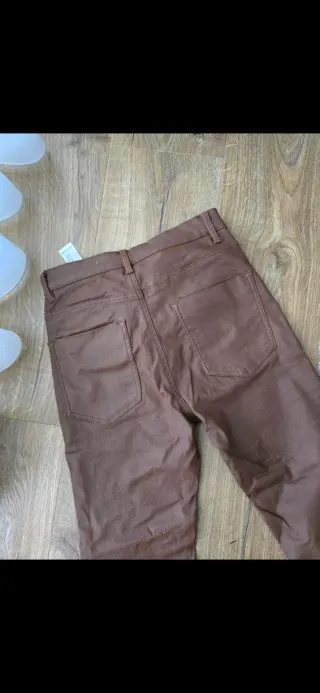 Pantalón Stradivarius chica marrón