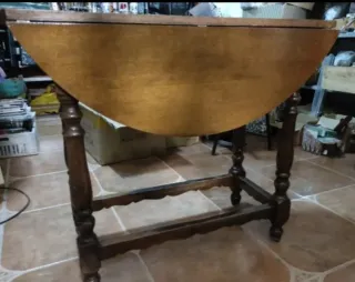 Mesa plegable redonda de madera