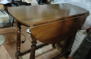 Mesa plegable redonda de madera