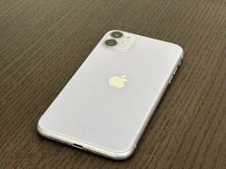 iPhone 11 64GB Morado