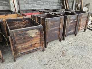 Contenedor antiguo de madera