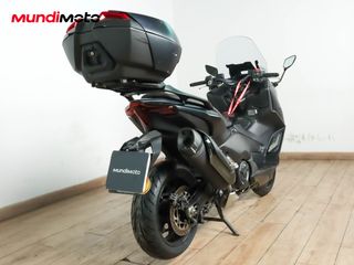 YAMAHA T-MAX 560