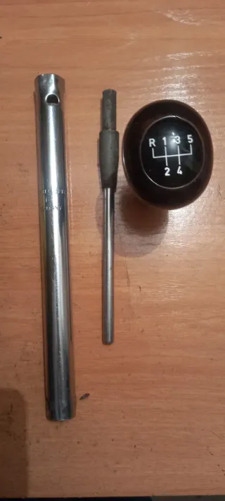 Pomo BMW y Llave Bujías