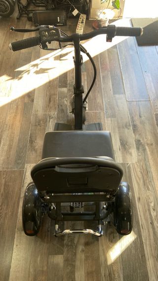 Carro eléctrico con asiento