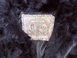 Chaqueta de piel negra