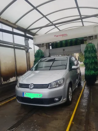 Volkswagen Touran 2015 7-PLAZAS!!