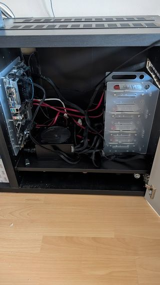 Servidor PC NAS I5 12400 32GB RAM 16TB