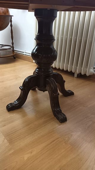 Mesa redonda de madera de calidad