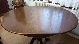 Mesa redonda de madera de calidad