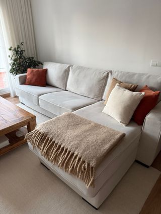 Sofá Chaise Longue El Corte Inglés Crudo.