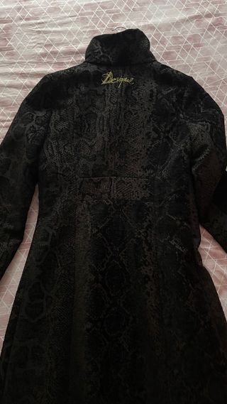 Abrigo Desigual Negro