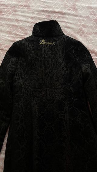 Abrigo Desigual Negro