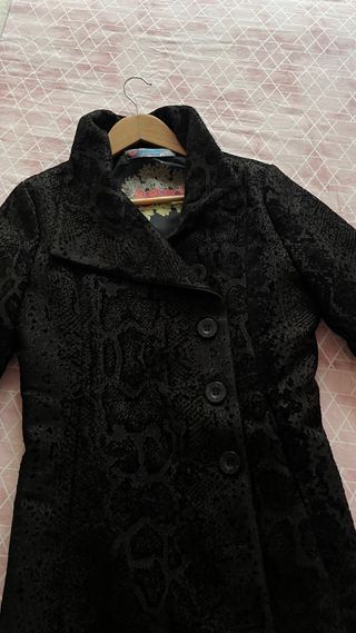 Abrigo Desigual Negro