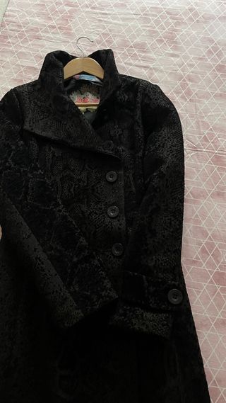 Abrigo Desigual Negro