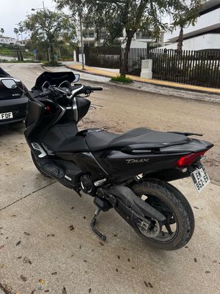 Yamaha tmax 530  20000km france Registracion
