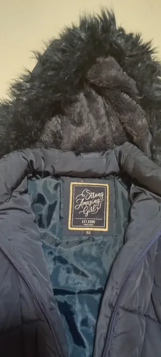 Abrigo niña azul marino con capucha