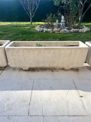 Vaso di pietra beige