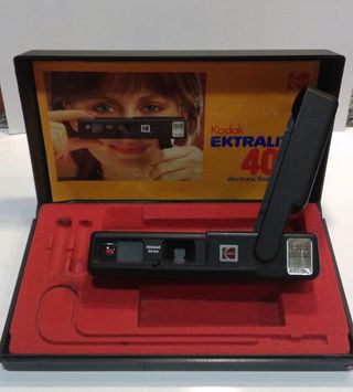 Cámara Kodak Ektralite 400 con estuche
