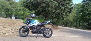 Voge 125R Naked Azul/blanco