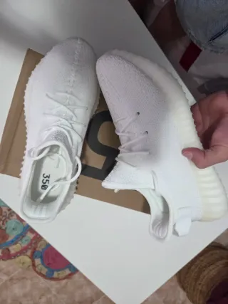 Adidas Yeezy Boost 350 V2 Triple White