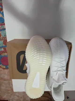 Adidas Yeezy Boost 350 V2 Triple White