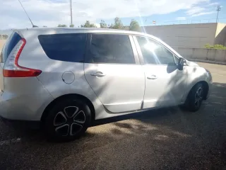 Renault Grand Scenic 2012