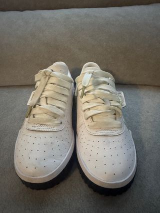 Tenis Puma Beige/Blanco Perforados