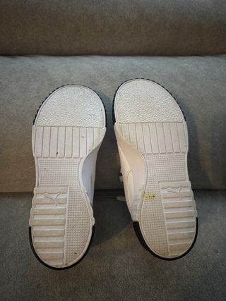 Tenis Puma Beige/Blanco Perforados