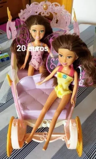 Carruaje Barbie con 2 Muñecas