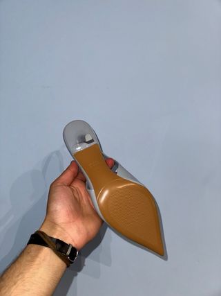 Zapato azul de tacón